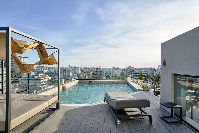 City Getaway W/Pool in Regatta Living By YellowKey