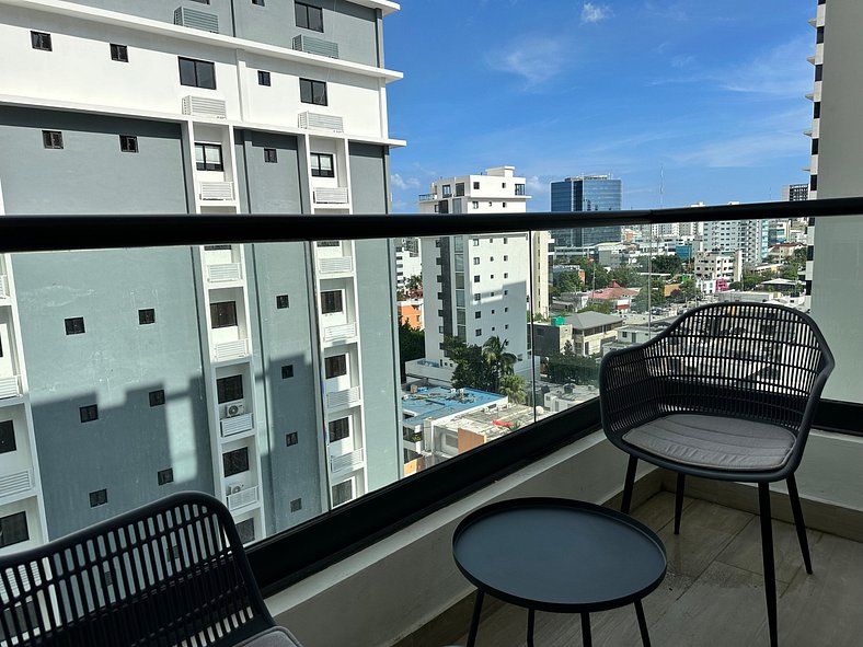 Cozy Retreat w/Rooftop, Pool, CityCenter YellowKey