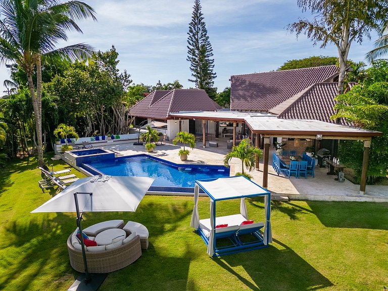 Luxurious villa in casa de campo