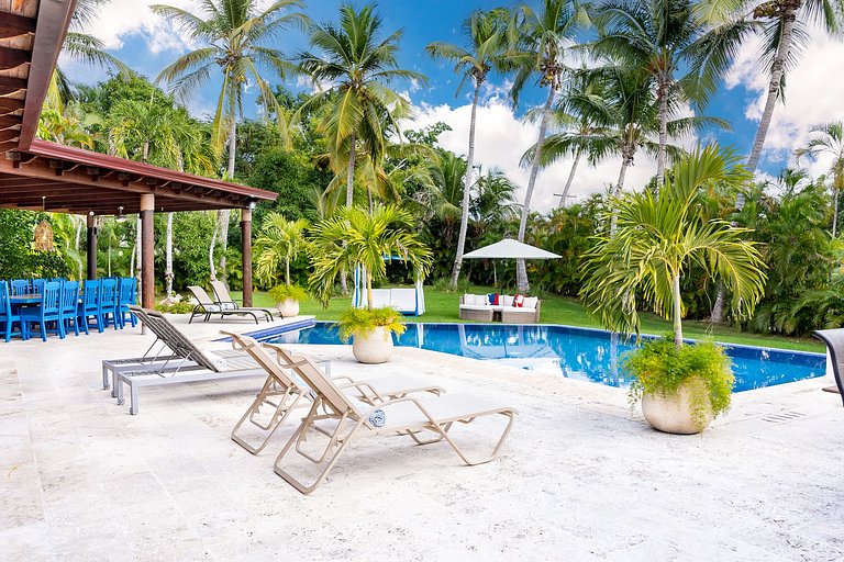 Luxurious villa in casa de campo