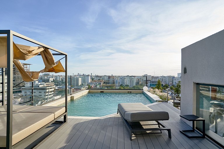 LuxuryGetaway-Pool-Gym-Sauna-Terrace-A/C-YellowKey