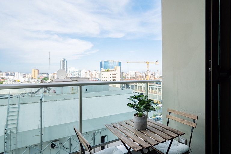 ★RooftopPool-CityViews-Gym-WiFi-A/C-1BR-YellowKey★