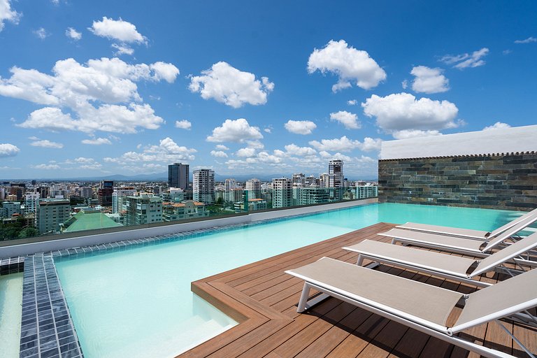 ★RooftopPool-CityViews-Gym-WiFi-A/C-1BR-YellowKey★